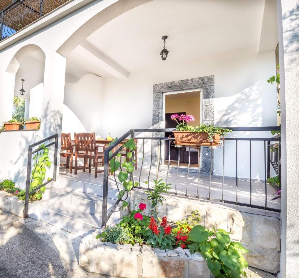 Apartmani Vlahusic Putniković Εξωτερικό φωτογραφία