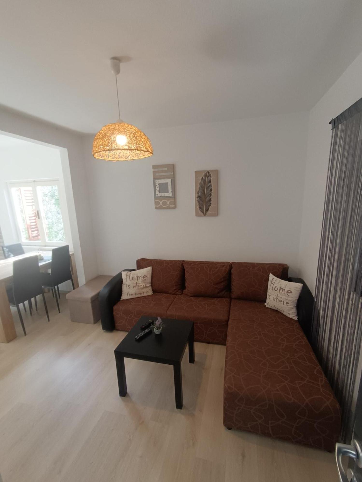Apartmani Vlahusic Putniković Εξωτερικό φωτογραφία
